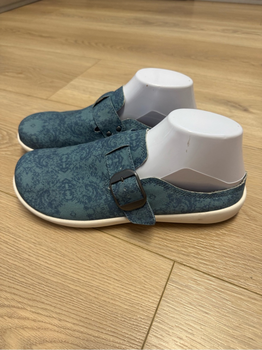 Revitalign Solaire damask orthotic comfort mules woman’s size 10